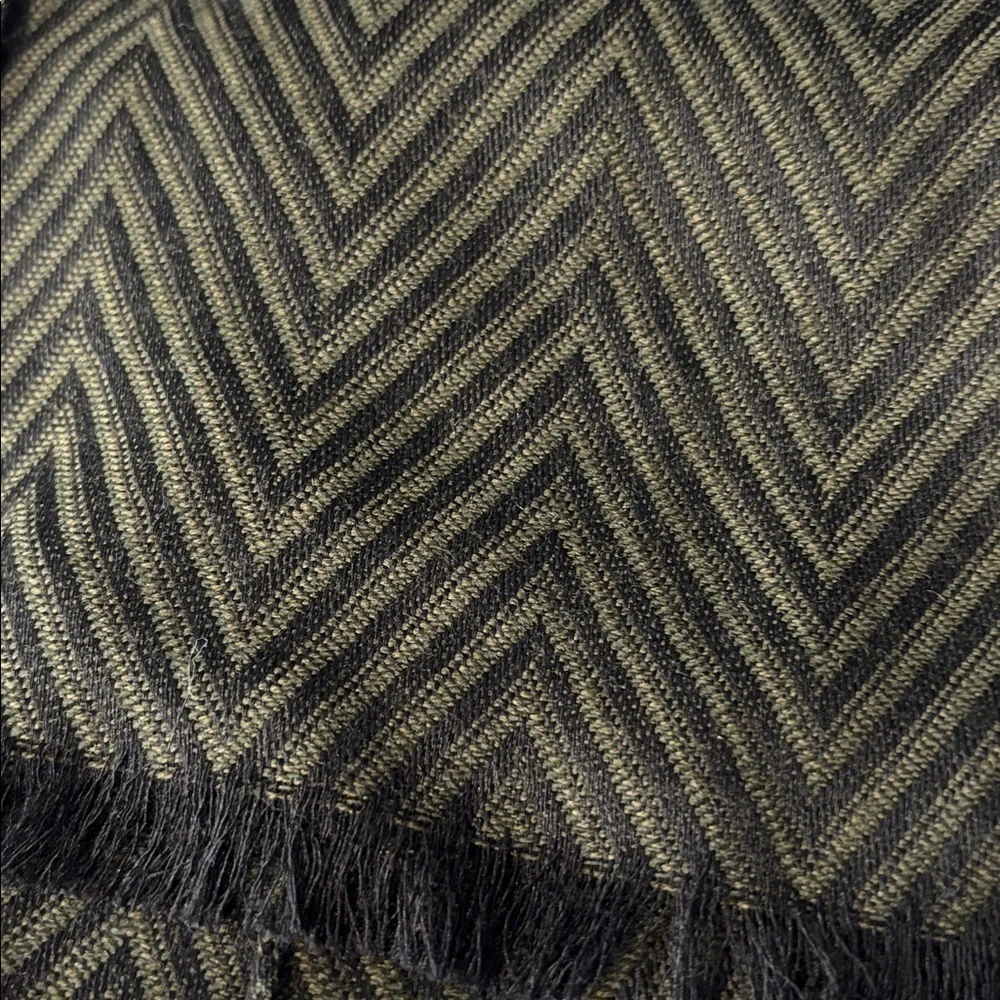 NWT Gianfranco Ferre Wool Silk Blend Wrap Chevron Print Scarf